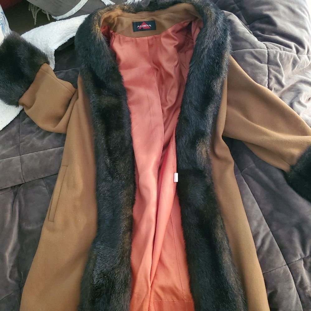 🔥 Vintage Alorna Faux Fur Collar/Cuff Coat - Picture 5 of 16